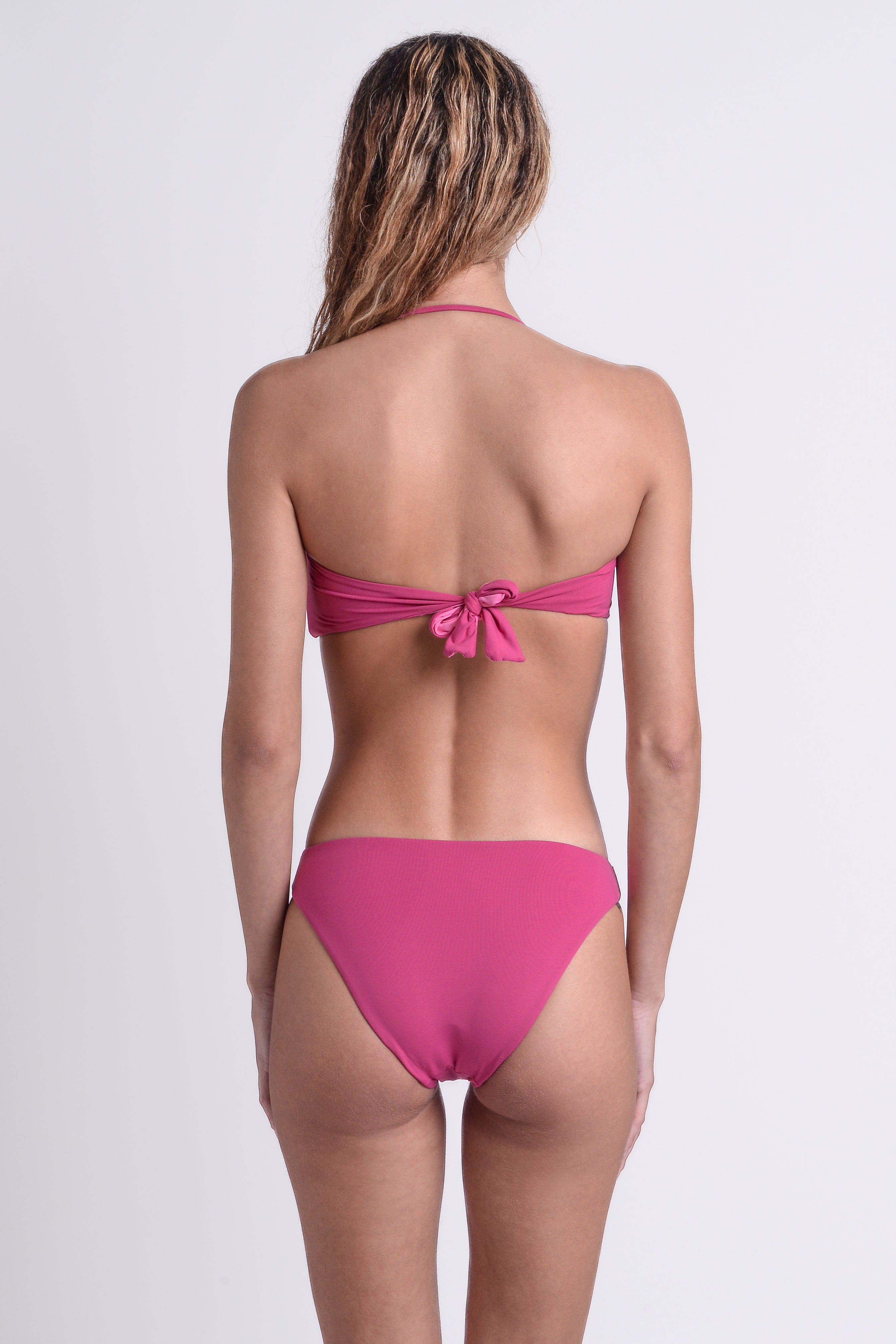 BK 107-24 Reggiseno fascia con fibbie e slip fianco chiuso